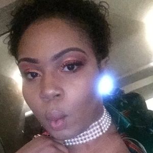 Meet your Posher, Catherine